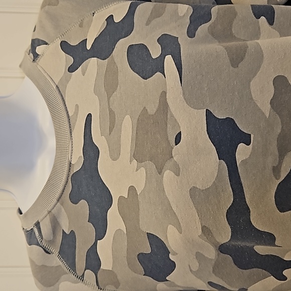 Old Navy Crew Neck Sweatshirt - Picture 2 of 6